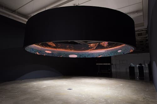 안두진_지평선, 2011, 종이 위에 아크릴, 400 × 81.6cm