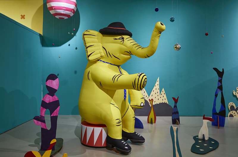 이정윤, 아빠의 서커스_100x100x200cm_PVC, Air, 모터 등 혼합재료_2019사진 제공: 붐빌BOOMVILL
