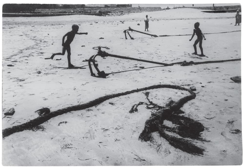 아실라, 모로코, 1933 ⓒ앙리 카르티에-브레송/매그넘 포토 스 Asilah, Morocco, 1933 ⓒHenri Cartier-Bresson/Magnum Photos