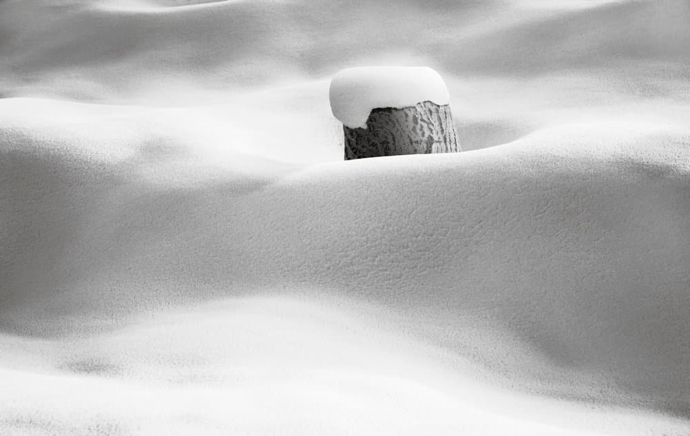 Abbas Kiarostami, Snow No.8, 57 x 90 cm, Digital print on rag paper, 2002 이미지제공 : 소울아트스페이스