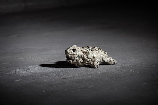 김문호, 두꺼비, 2004, 월선리토, 1200℃, 26×21×11.5(h)cm