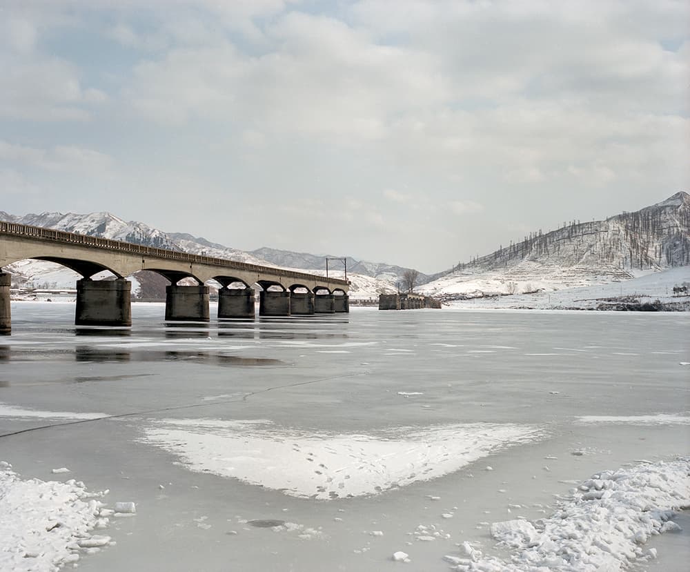 Tim Franco, Broken bridge on the Yalu River bordering China and North Korea(360km to Seoul), 2017, digital print