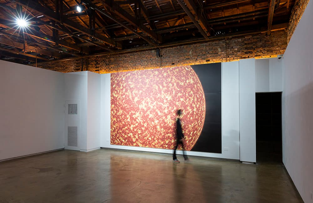 양승원, The Sun, 2021, UV Print, 300x450 cm,서울시립미술관, SeMA창고, 신진미술인 전시지원 프로그램 사진촬영: 양승원)
