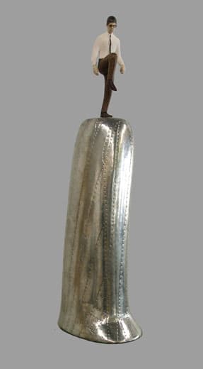 Toshimatsu Kuremoto, 準備をする男 준비하는 남자 , Wood Tinplate Modeling paste , 855x210x300mm, 2018