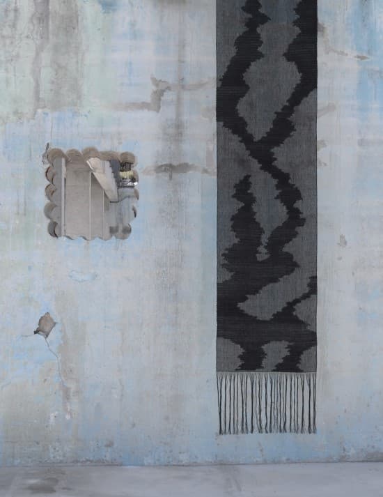 염선우, <Untitled>, linen, each piece 64×320 cm, 2017