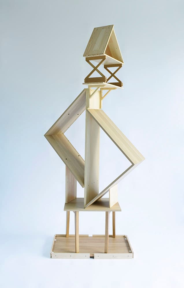 최태훈, <우드타입4>, 2022, DIY 목재(벽선반, 스툴), 226x105x80cm Ⓒ I Talk About Contemporary