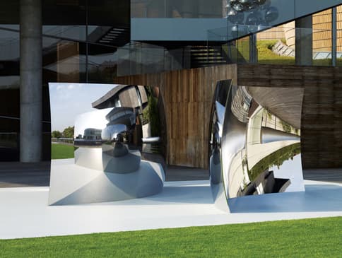 아니시카푸어 Anish Kapoor, 현기증, 2012, 스테인리스 스틸, 220×500×90cm, 작가소장