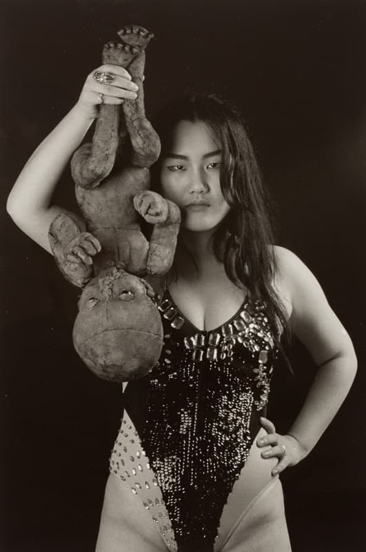 주명덕,  <예술가 시리즈(이불)>, 1987,  35.5×27.9cm, 빈티지 프린트,  서울시립미술관 소장