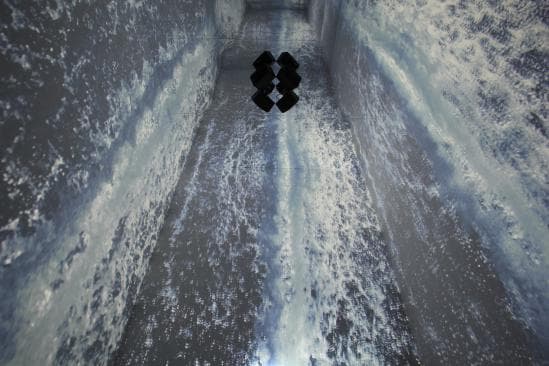오다니 모토히코, 인페르노_2011 video installtion _700x400cm