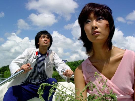 또 다시 갇히다_2004 Single-channel film_	 양푸동