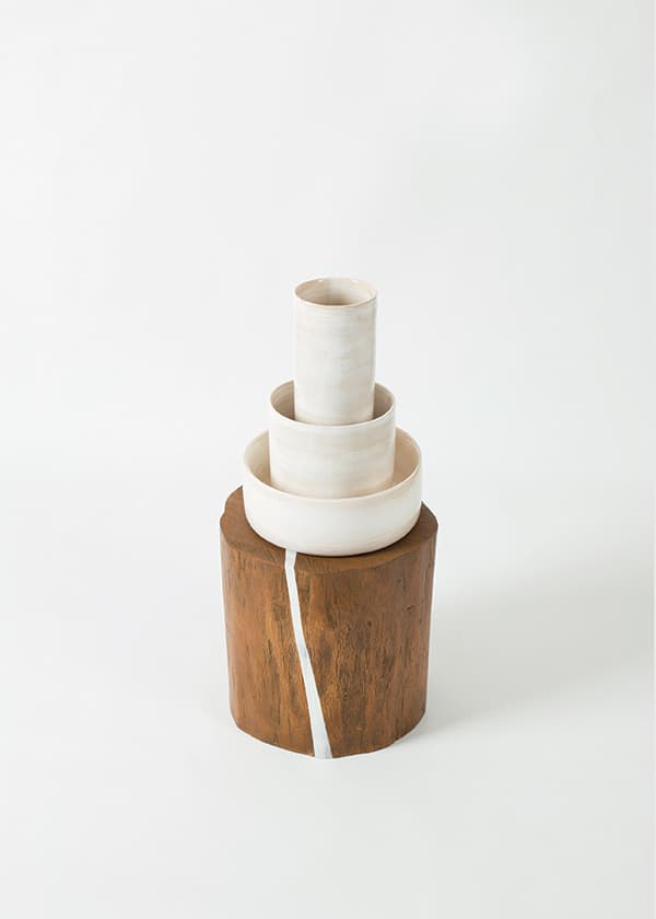 조해연, eighth line, ceramic and wood, H70xW30 cm 2018