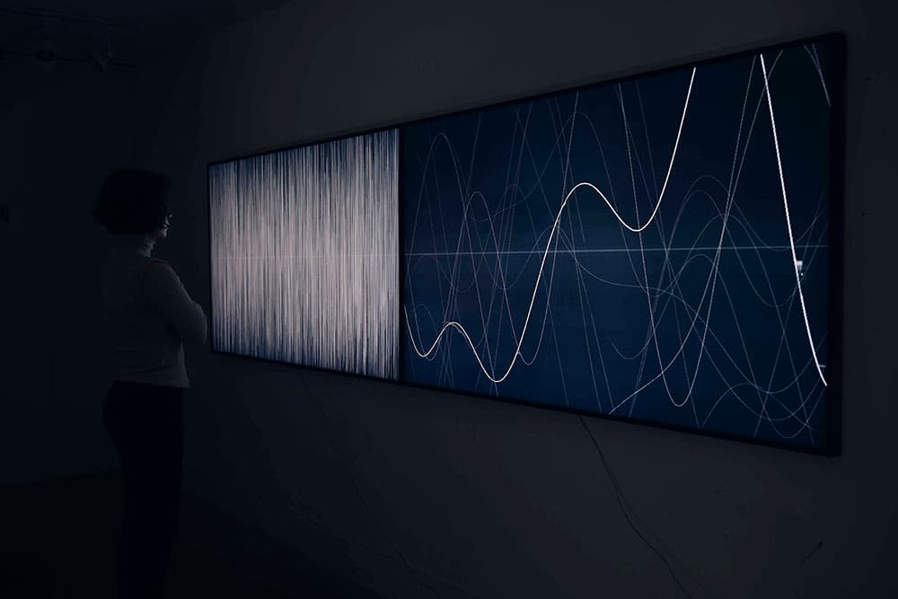 Noise Game_한재석_cosmicray 3_2022, 2채널 비디오, 컬러, 무음, 10분(반복) ⓒ Jsuk Han
