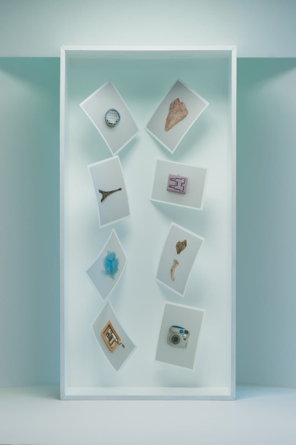 이영, Memory Box V Things, 90x60cm, digital inkjet pigment print, 2018