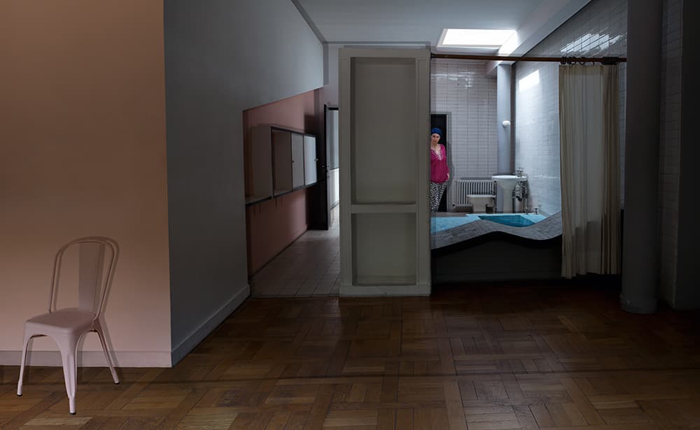 정연두, <여기와 저기 사이 Here and Elsewhere> Photo collague with sound, 100x64x13cm, 2015
