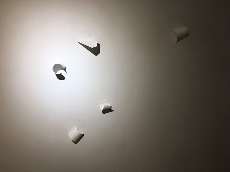무명인 1_1_석고붕대, 핸디코트, 페인트_가변설치_2019