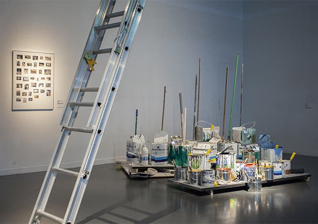 이정형, 페인터, 2015, 페인트캔, 붓, 페인트 장비들, 200x200x180cm 내 가변설치