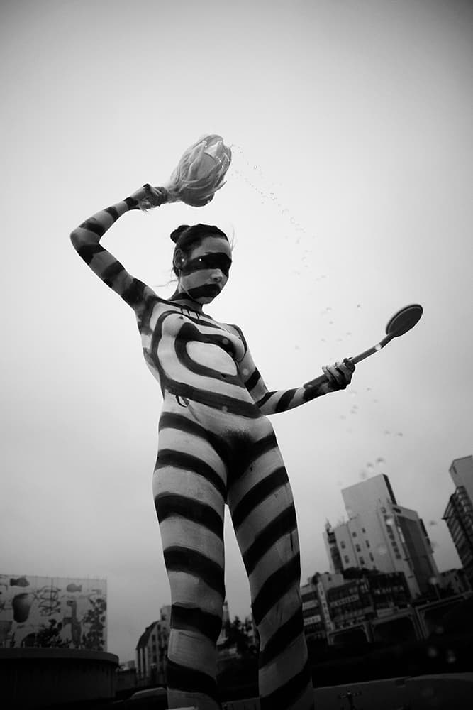 흑표범, 〈거인〉, 디지털 프린트, 150×100cm, 2013 (사진: 이설제)