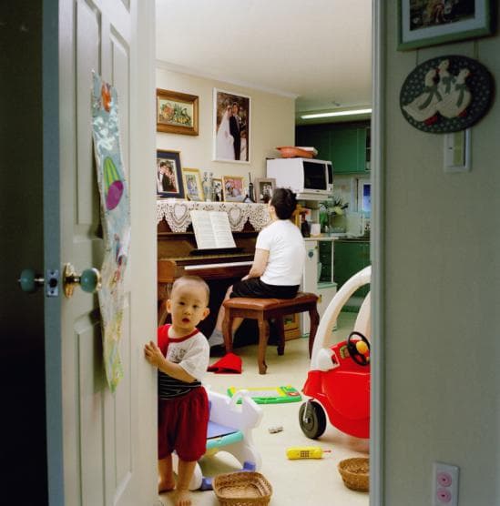 이선민, 동욱이네_1999 c-print_80×80㎝