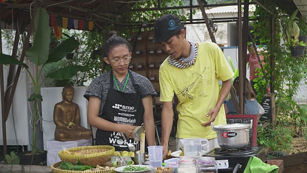 Warung Ramah, Lintang Panglipuran, Budi Prakosa, < 콩 연구와 콤부차 가게 - Warung Ramah 설치 작업에 대한 영상 기록 >, 2017, 싱글 채널 비디오, 컬러, 사운드, 3분, ⓒ OK. Video