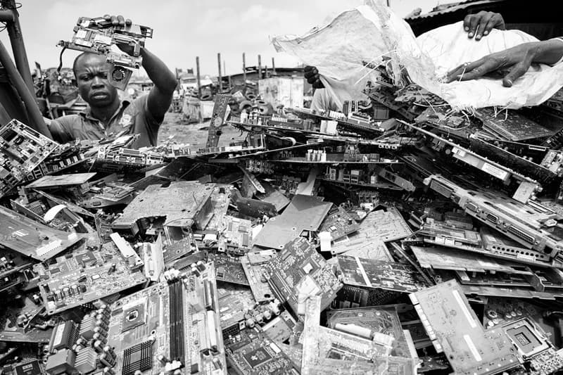 신웅재_From Sand to Ash: Agbogbloshie, Ghana. Aug. 18, 2017