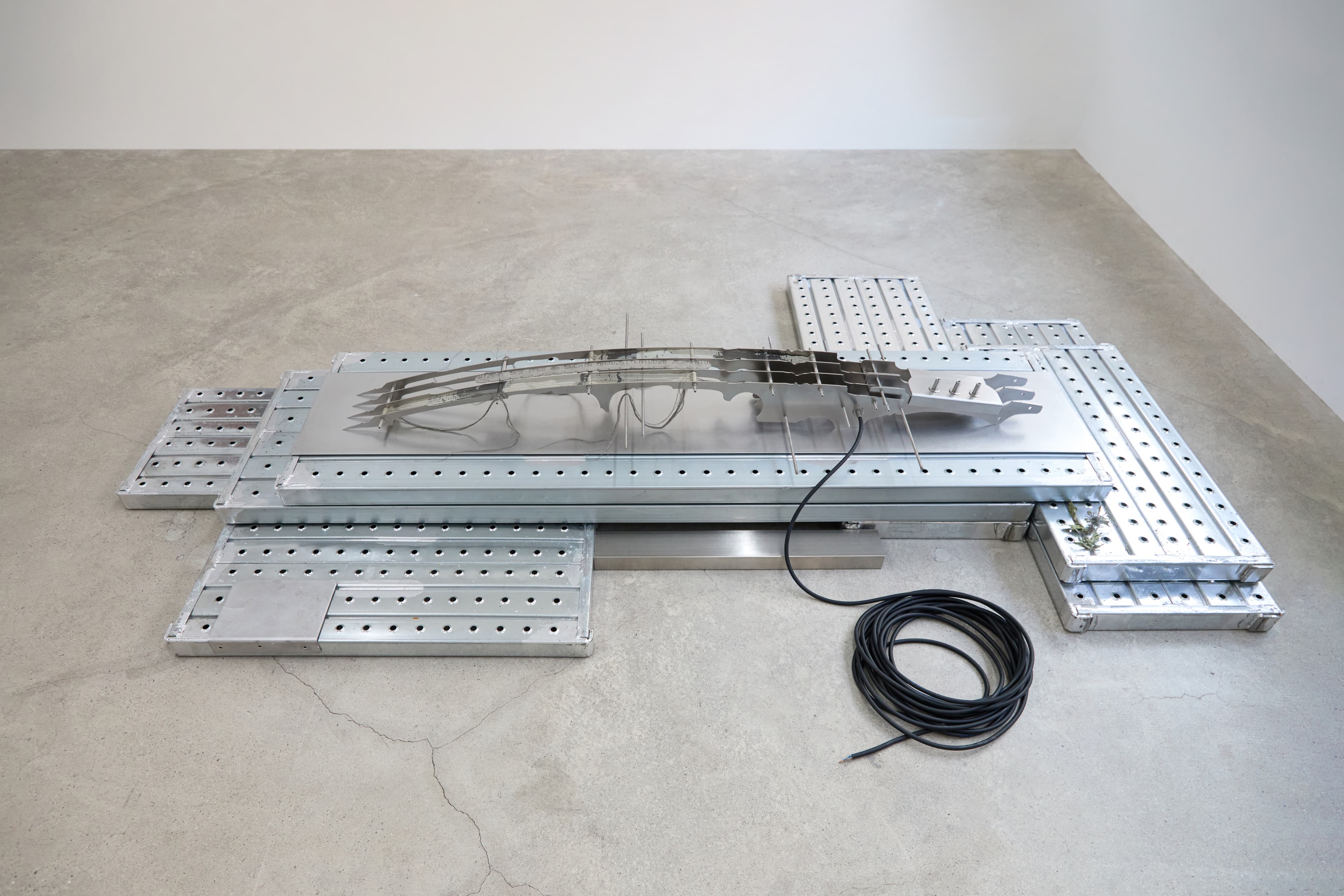 Inside Job (Ula Lucińska, Michał Knychaus), Interstice I, 2026, stainless steel, chrome steel, digital print on organza, cable, 151 cm x 50 cm x 13 cm, CAPTION, Seoul, photo: Bokyoung Han