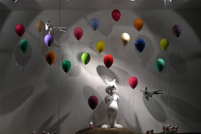 이승구_자유로운 세뇌_2009_Color on FRP_가변크기