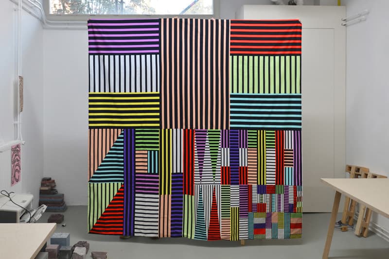팀 써즈데이, (몬드리안재단 펠로우십 프로그램, 네덜란드), Bed Wrap, 2015, 침대 보, 240×240cm, 팀 써즈데이의 협업 작품(타이포잔치 2015)