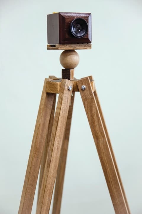 Look into it_나무, 슬라이드뷰어, 필름 위에 드로잉_127x50x50cm_2017