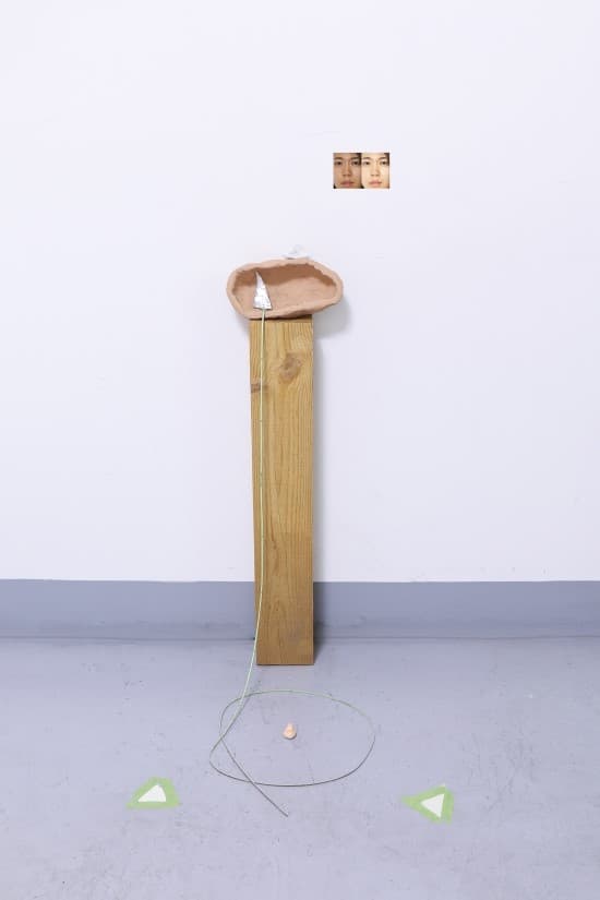 페이수안왕 Pei-Hsuan WANG, Sketch:: Fathers(in progress), Dimension variable, Digital print, found ceramic, paper clay, seashell, wood, insulation mat, 201