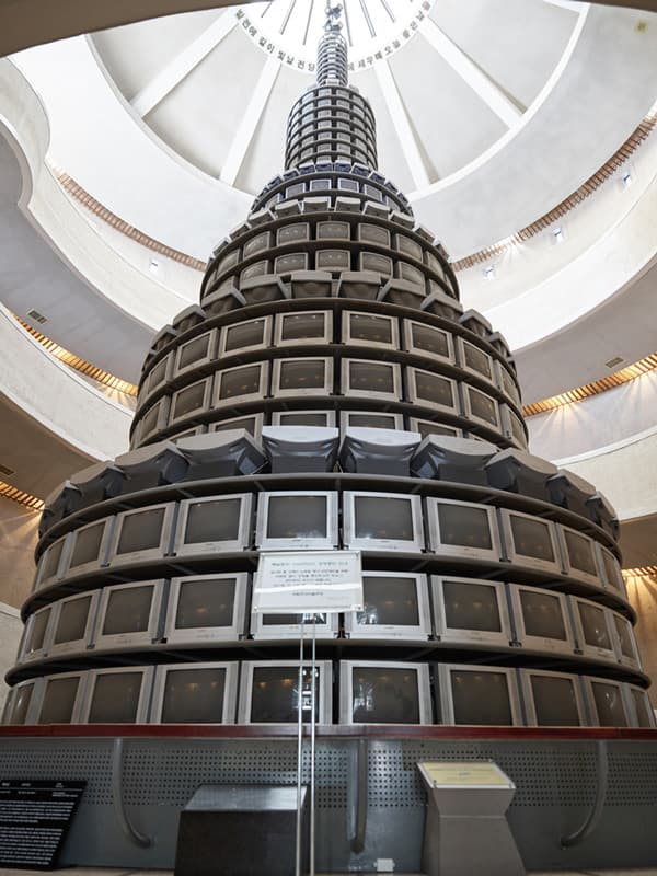 2018. 현 <다다익선>