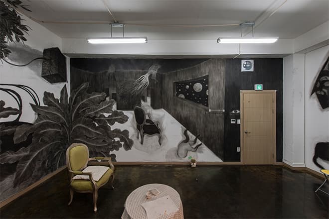 성유진, Wall Drawing(부산), 2015, 목탄, 콘테