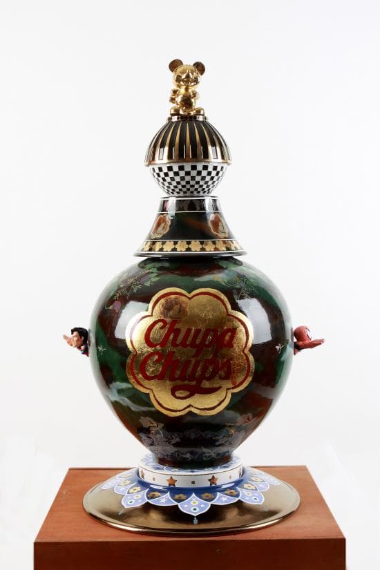 유의정, Chupa Chups_2009 Ceramic,decal comania, white gold luster, gold leaf, motor_50x40x86cm