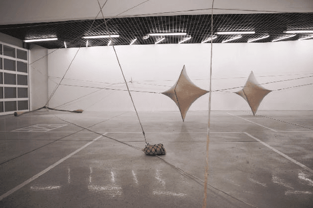 윤지영, <적당한 선에서>, 2015