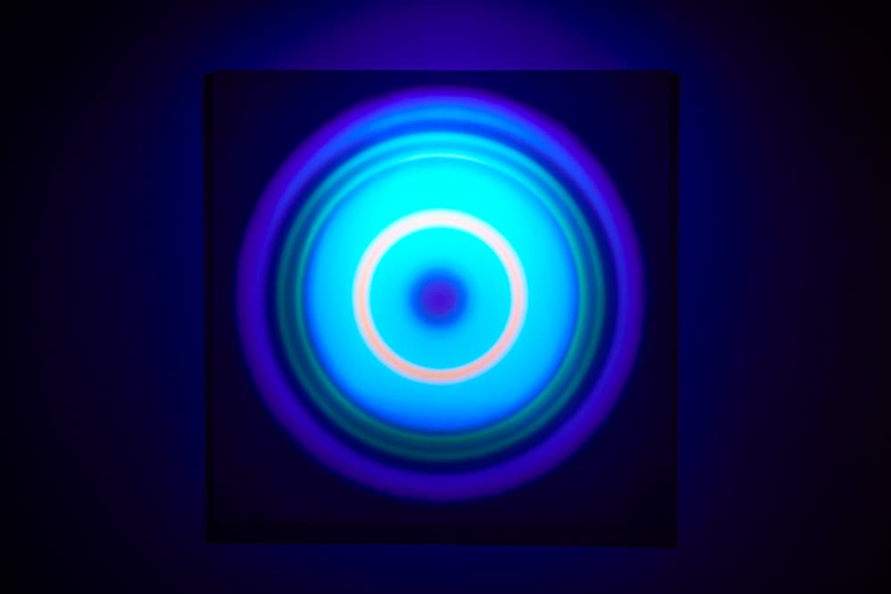 피터 세쥴리, 색상환III, 1970년, 캔버스에 아크릴 물감, 184.1x182.9cm. 테이트미술관 소장. 1970년 구입. T01237