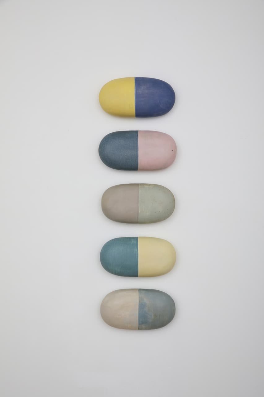 곽경화_무제_26x13.5x6.5cm_1pcs._Glazed ceramic_2019