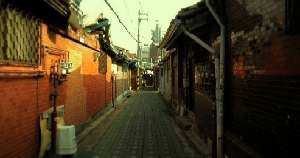죽은 친구와 꿈 속을 거닐다, 2013년, 싱글 채널 HD비디오, 6분 22초