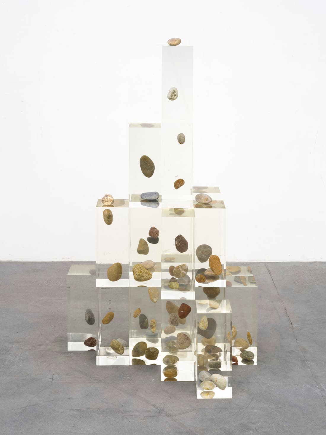 Alicja Kwade, Silent Matter, 2019 © Alicja Kwade, courtesy KÖNIG SEOUL and Pace Gallery