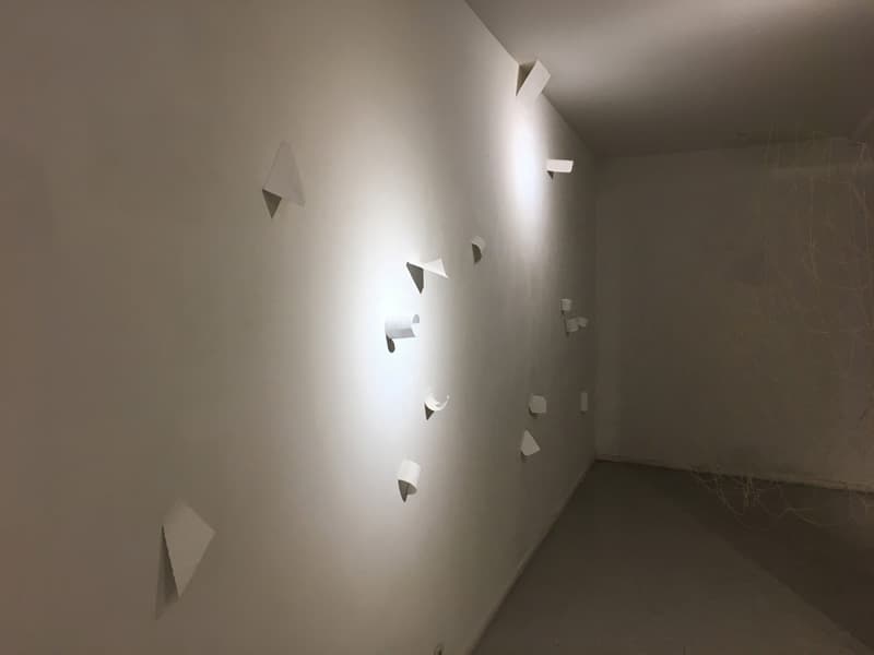 무명인 1_1_석고붕대, 핸디코트, 페인트_가변설치_2019