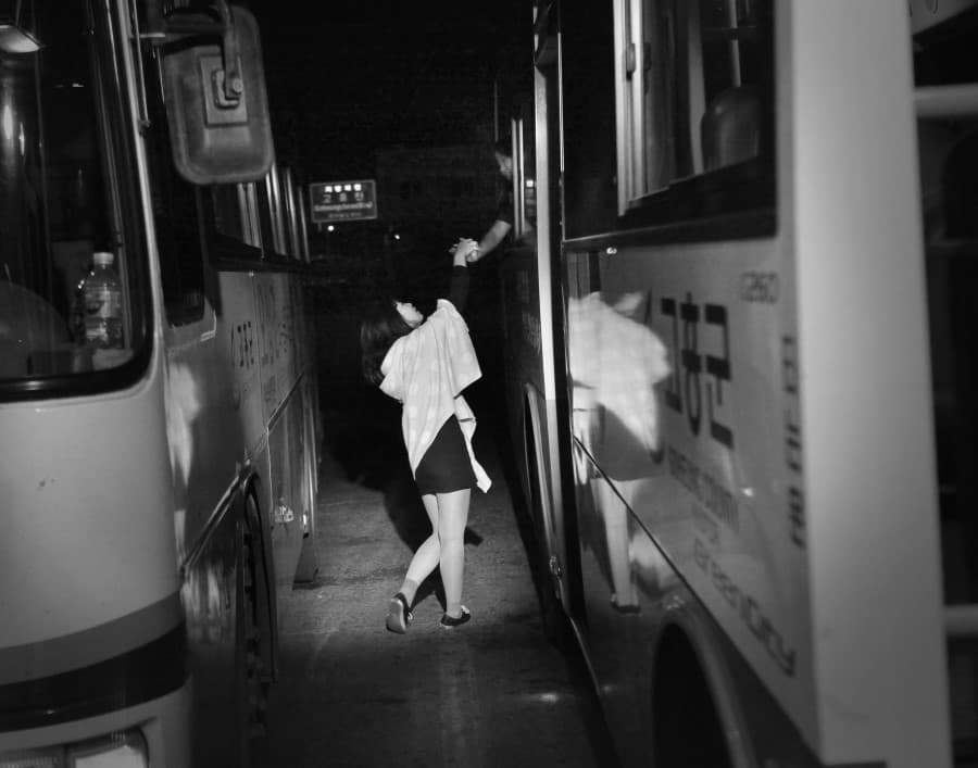 손대광 _ 터미널 블루스, 70x60cm, inkjet print, 2013년.