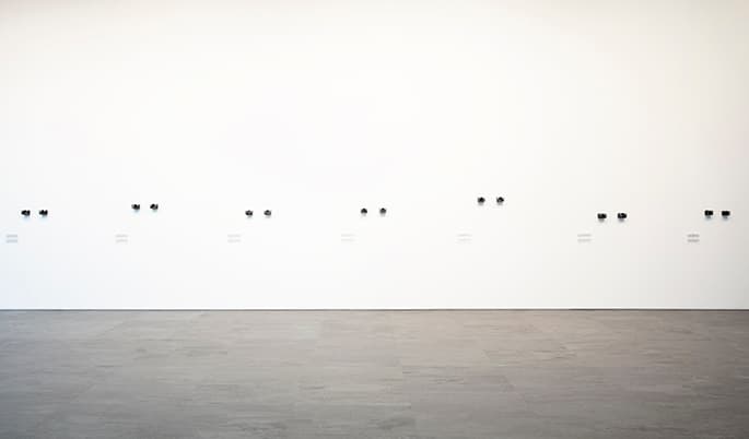 로렌스 아부 함단, <논란의 발화>, 2019 14개의 레이저컷 디오라마, 7개의 텍스트, 각 7×10×6 cm_2019 courtesy of the artist and Sfeir-Semler Gallery Beirut / Hamburg