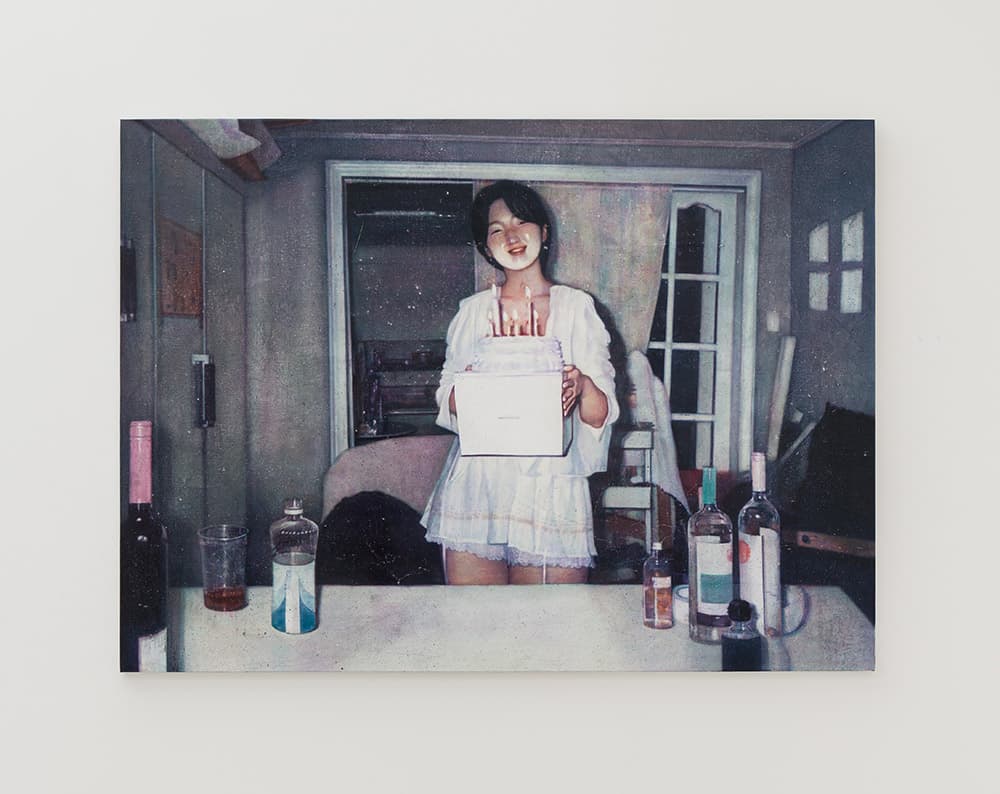 이목하 Moka Lee  < 곱게 자란 아이 2 Live Inside Bubble 2 > 2021, oil on cotton, 91.7 x 125.5 cm 디스위켄드룸 제공