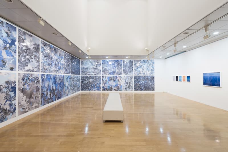 요시다 카즈오, 파란색 하늘, 2012-2018, 디지털 잉크젯 프린트, 가변설치, 작가, G/P갤러리 소장