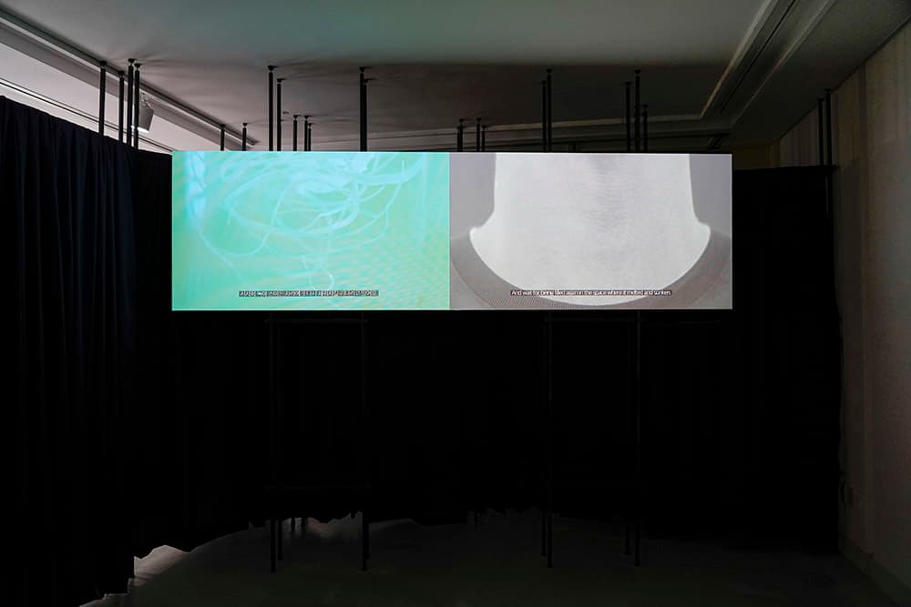 김재원 <뻗어있고 엉켜있는 것들 Stretched, Tangled Things>  2채널 비디오, FHD, 무음, 컬러, 4분 18초, 2021