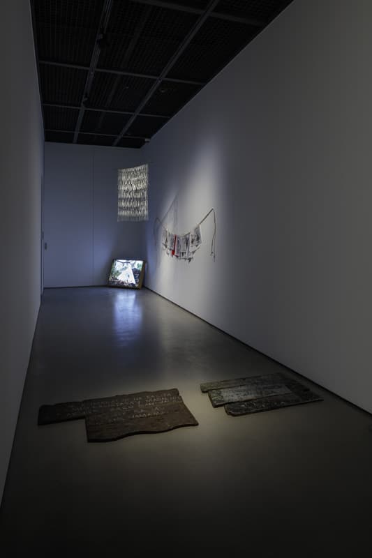 Installation view of Buen Calubayan_Landscape, Museum, Household-A sweeper_s Guide, ARARIO GALLERY RYSE HOTEL, 2019 이미지 제공: 아라리오갤러리