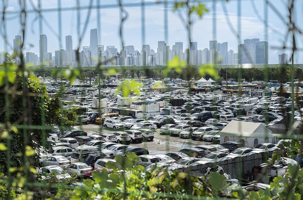 정정호, Arabesque_Songdo Used Car Export Market, Archival Pigment Print, 20×30cm, 2022