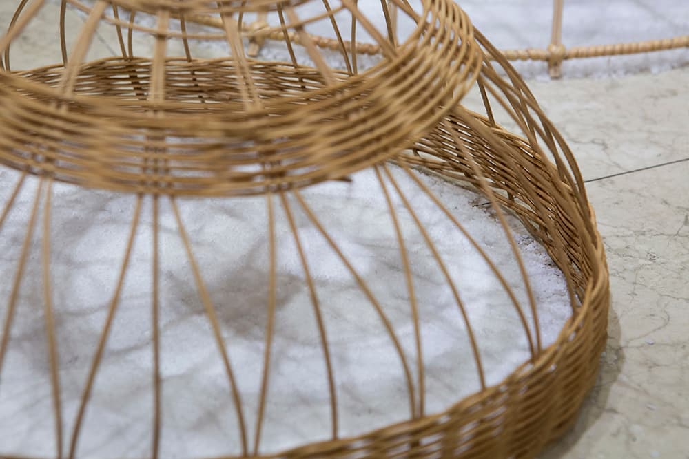 곽이랑_염_Acrylic on hospital curtain, Rattan, Salt_(Curtain_each)200x180cm, Dimension variable, 2020-2021