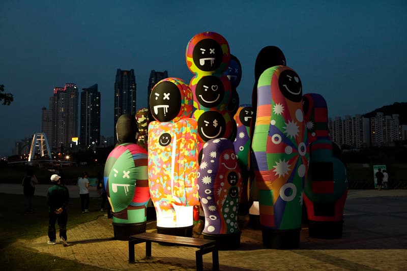 지누 박, 호모 루덴스 폴리에스테르, 고무, 스모그, 사이키조명 1,000cmx600cmx500cm, 2018
