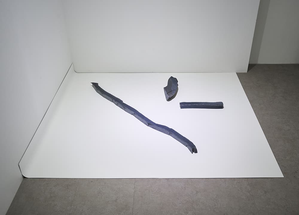 ⟪살 돌 기름⟫ 전시 전경 (사진_ 이양언)