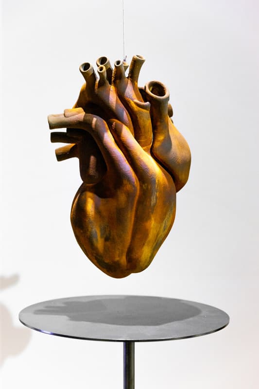 임선이, 맞닿은 숨-머문 말  Adjoining breaths: Remaining Words, 3D print, ABS, 35×35×150cm, 2021