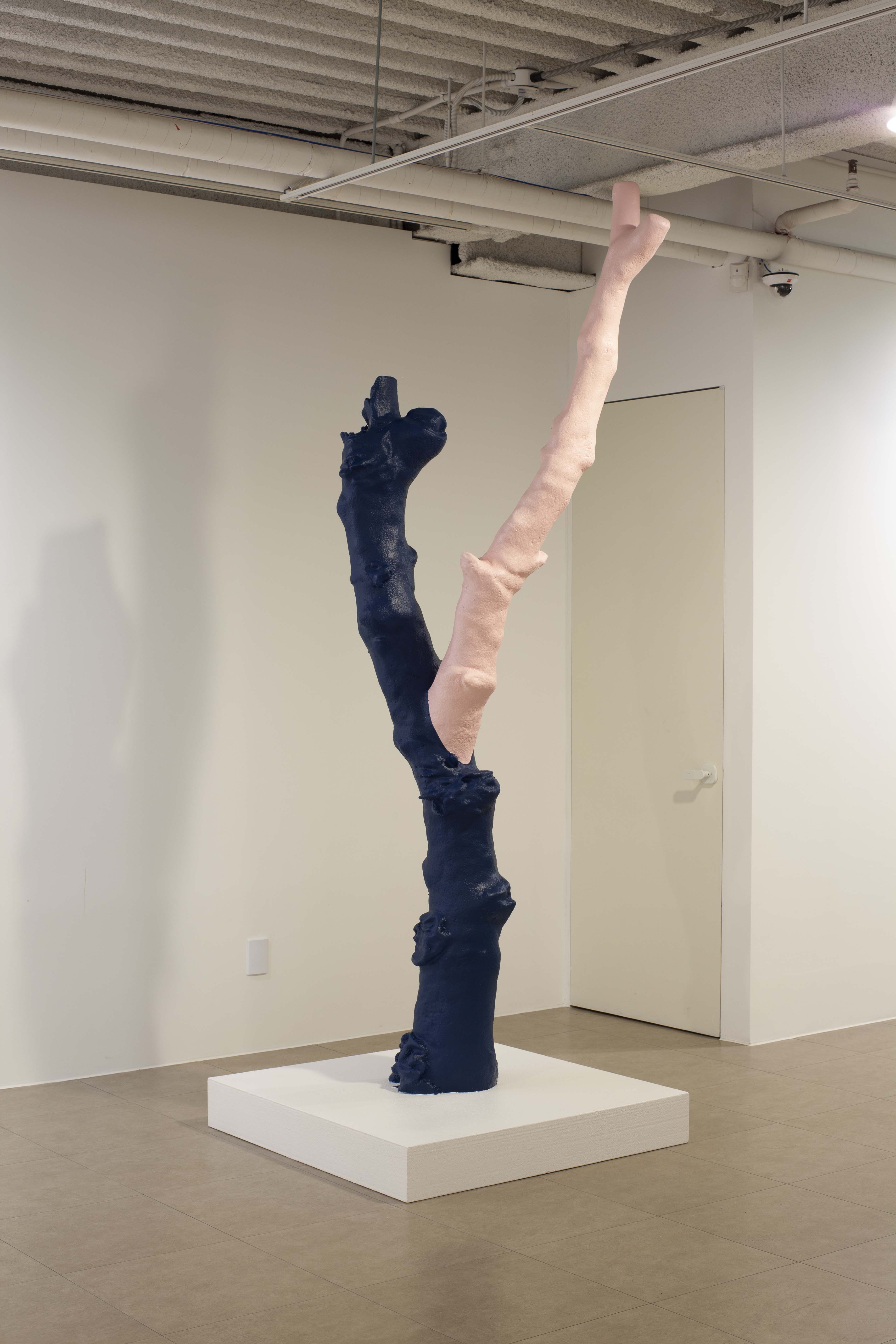 나무12번 The Tree No.12 :Second Nature, 100x110x275(cm), 스티로폼, 페인트, 2023